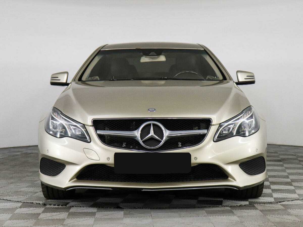 Б/У Мерседес-Бенц Е-Класс 2014 года. Фото: #1