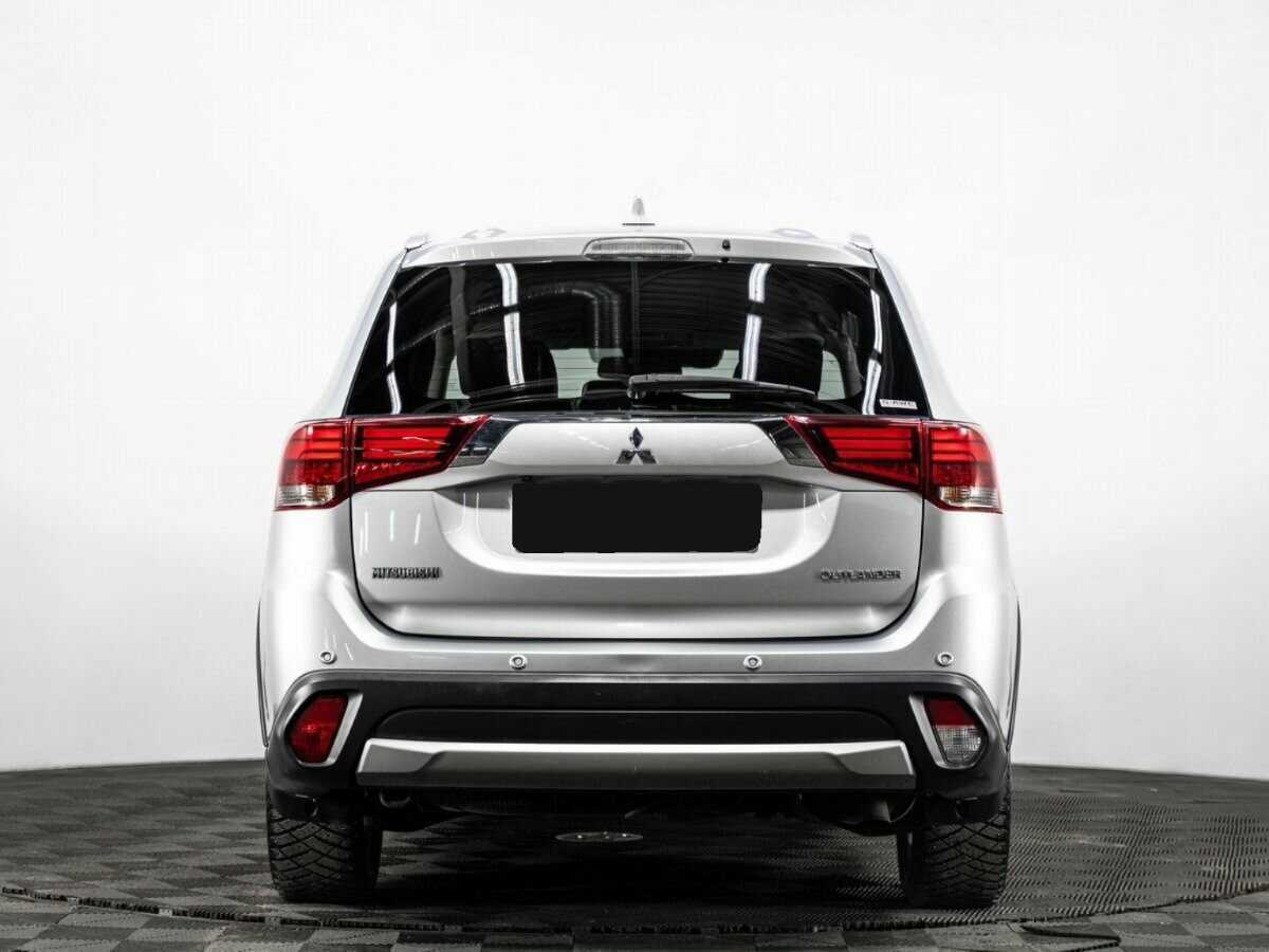 Mitsubishi Outlander 2018 года с пробегом. Фото: #4