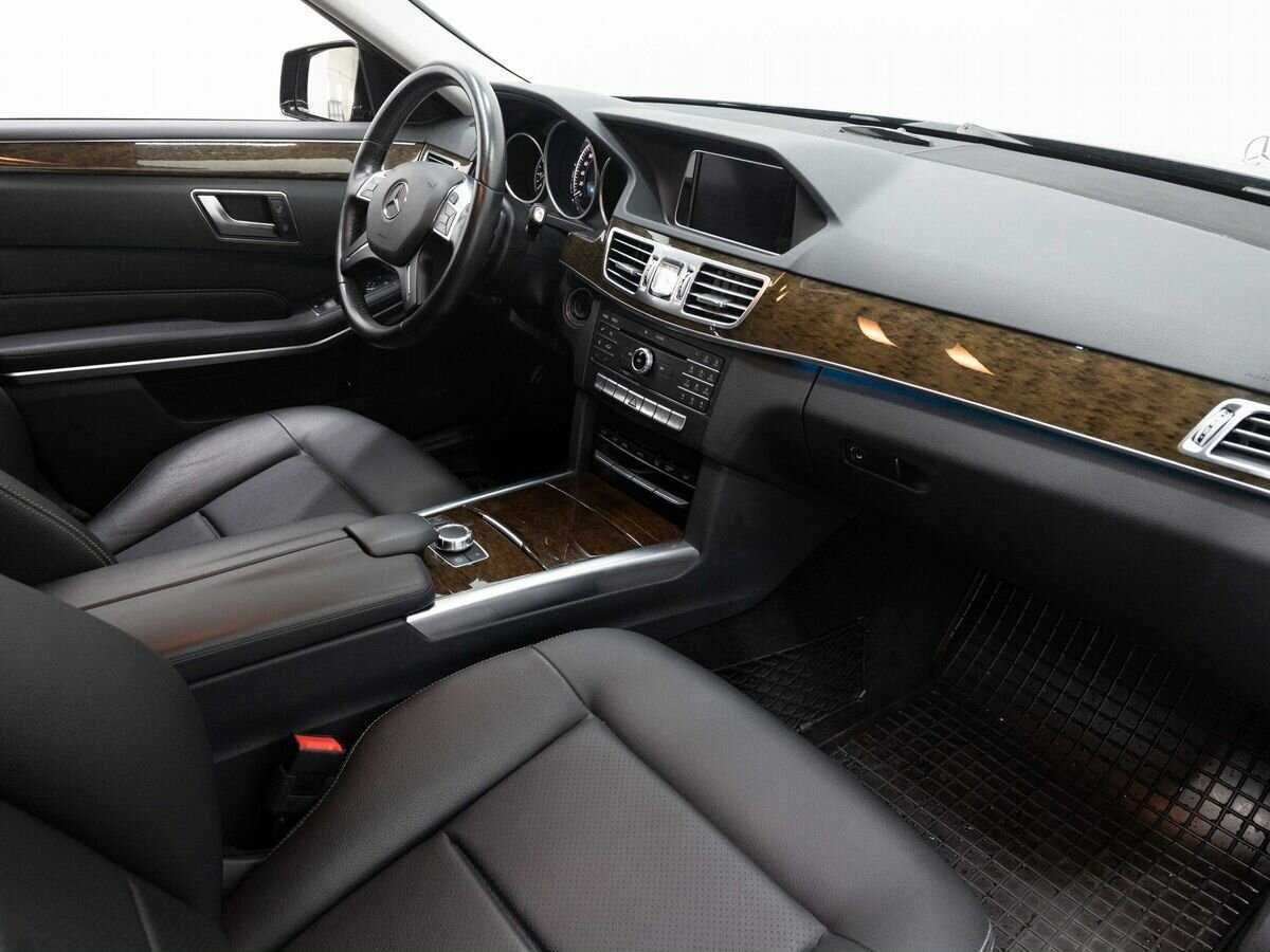 Б/У Мерседес-Бенц Е-Класс 2015 года. Фото: #12