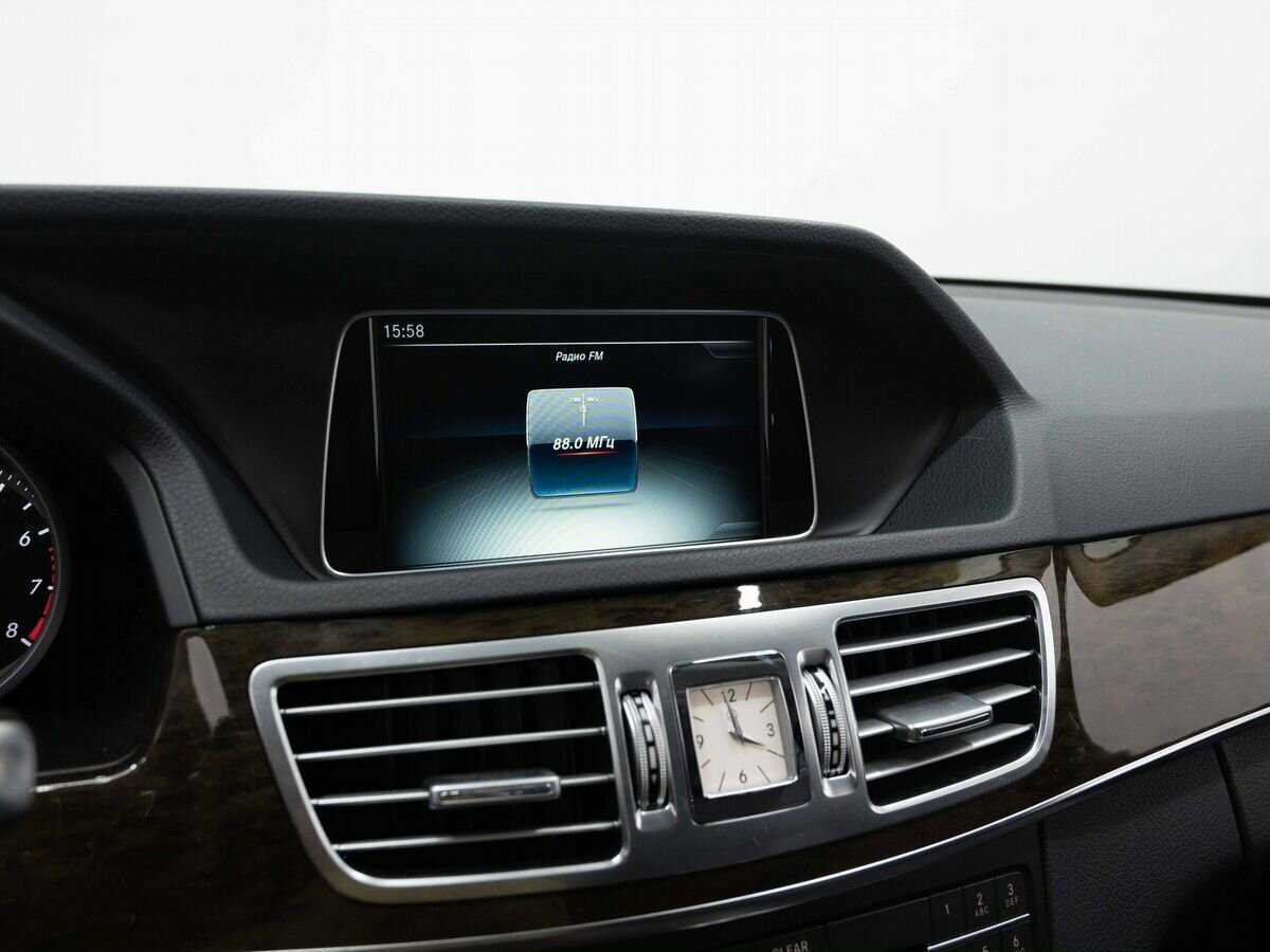 Б/У Мерседес-Бенц Е-Класс 2015 года. Фото: #22