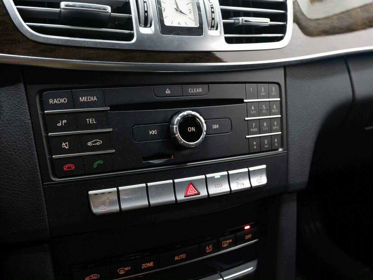 Б/У Мерседес-Бенц Е-Класс 2015 года. Фото: #23