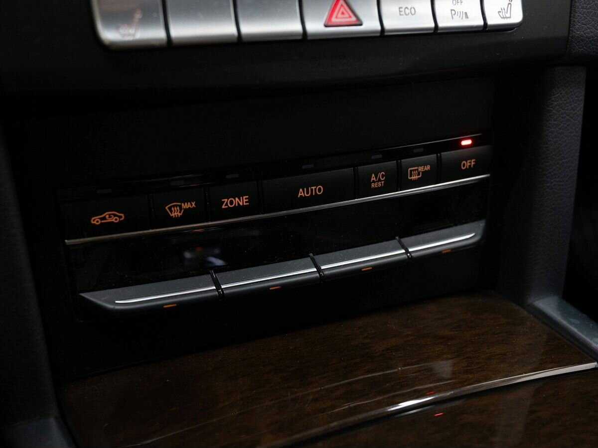 Б/У Мерседес-Бенц Е-Класс 2015 года. Фото: #24