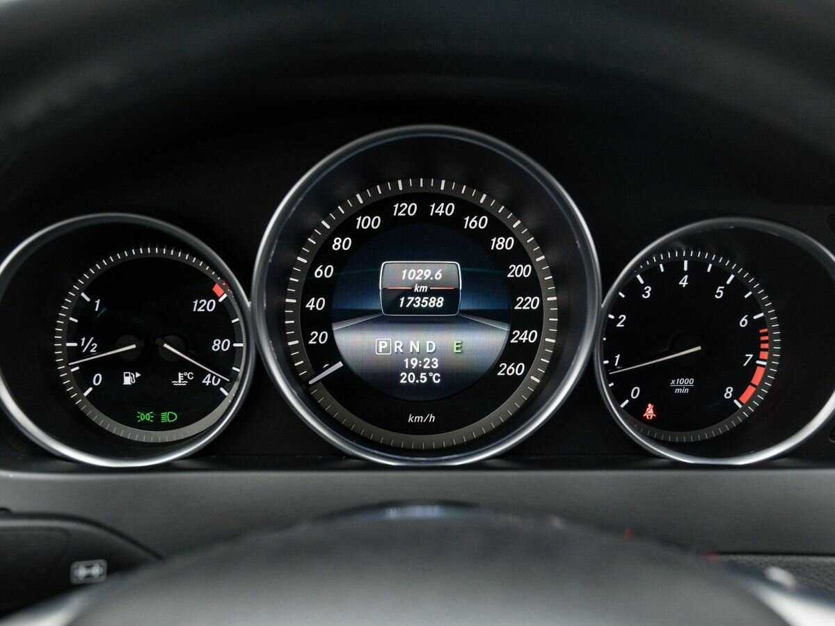 Б/У Мерседес-Бенц Ц-Класс 2013 года. Фото: #20