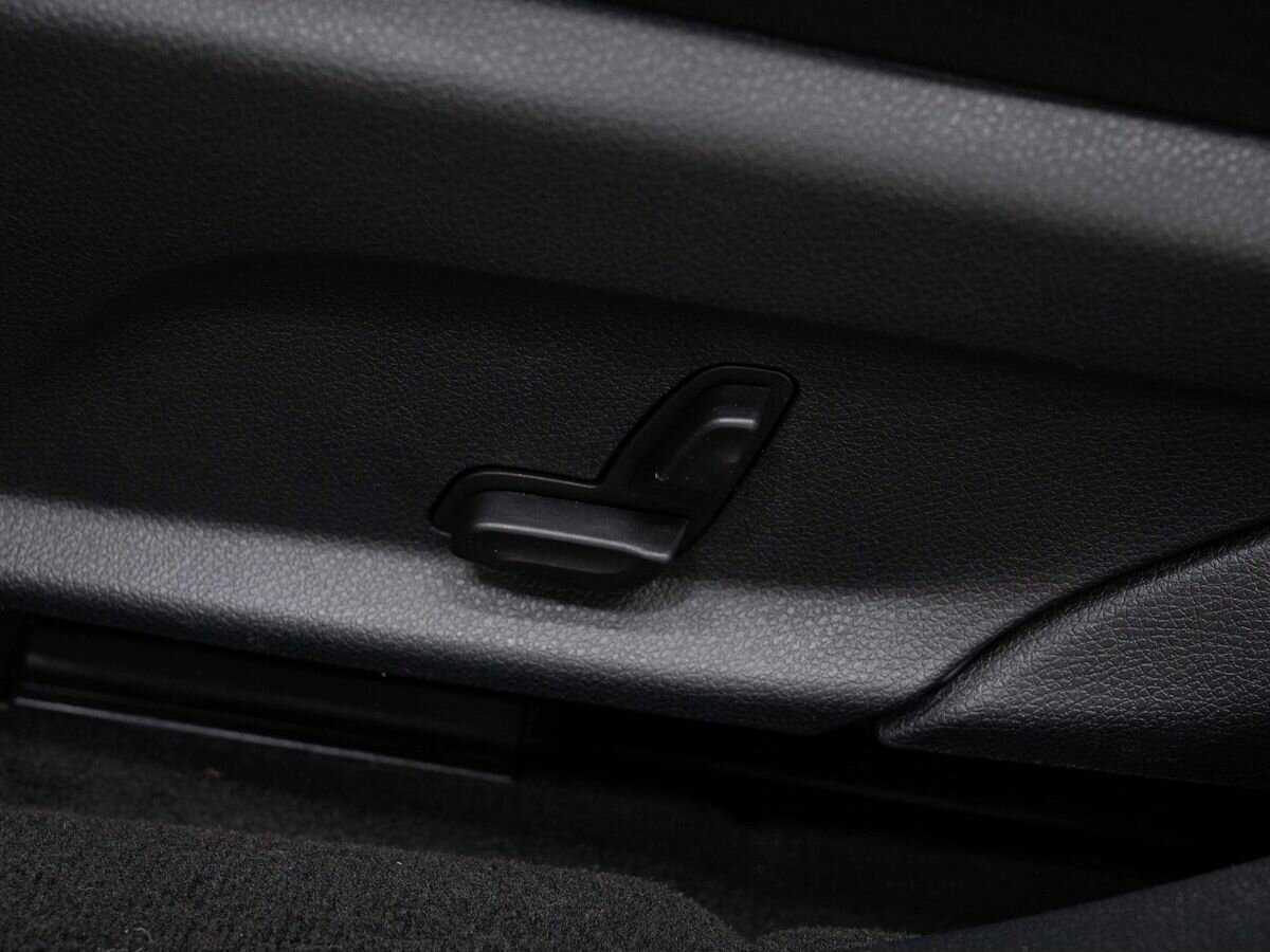 Б/У Мерседес-Бенц Е-Класс 2016 года. Фото: #17