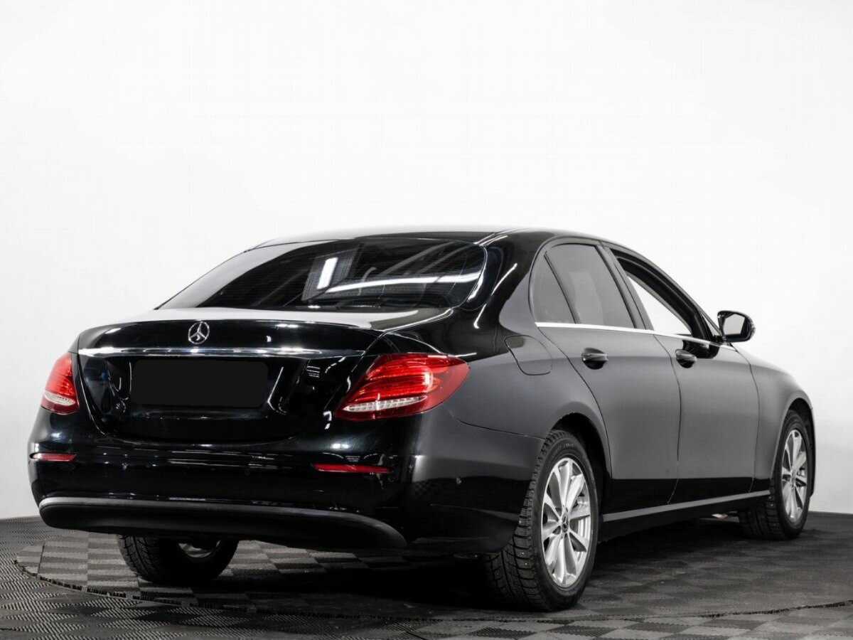 Б/У Мерседес-Бенц Е-Класс 2019 года. Фото: #3