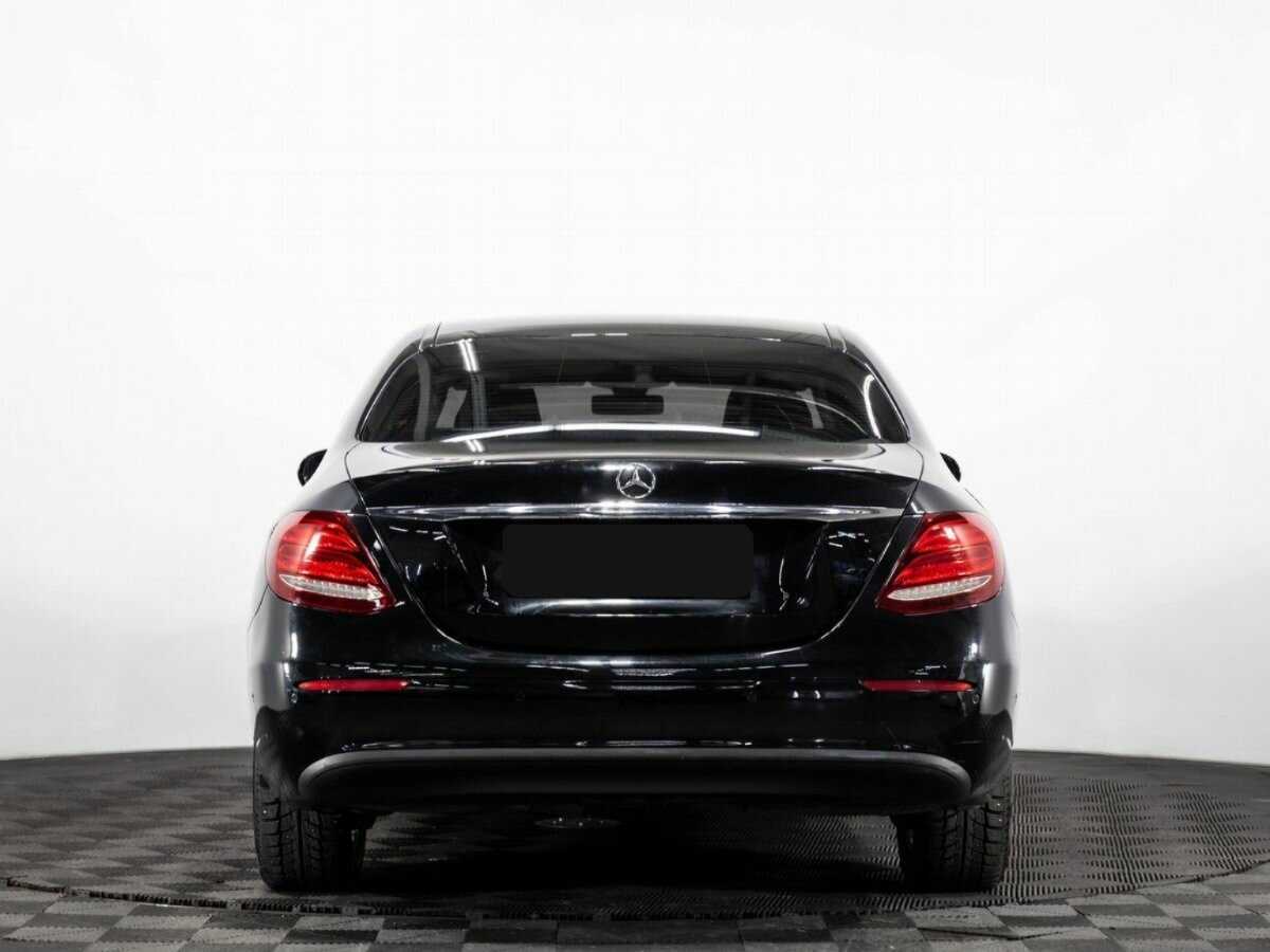 Б/У Мерседес-Бенц Е-Класс 2019 года. Фото: #4