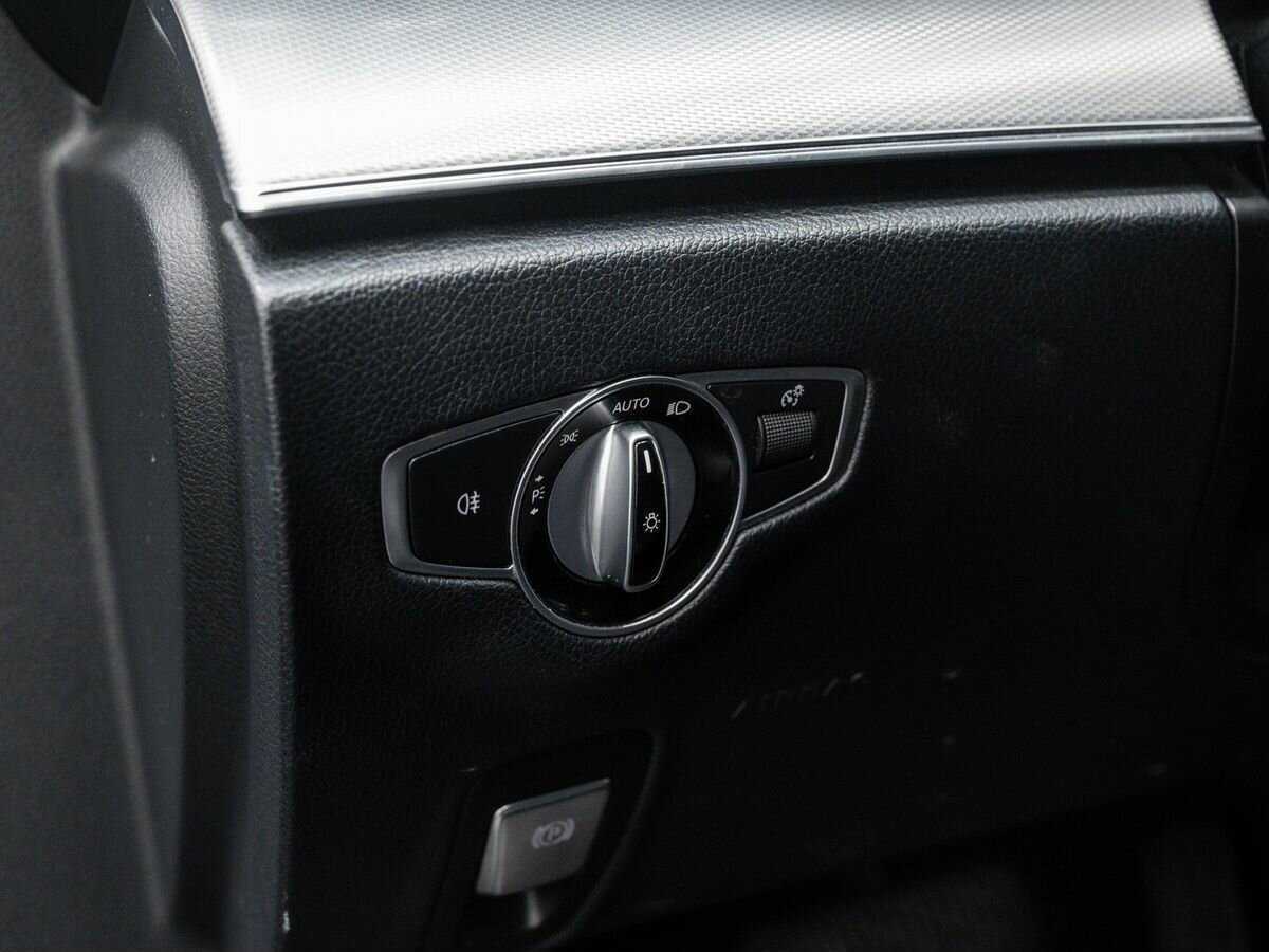 Б/У Мерседес-Бенц Е-Класс 2019 года. Фото: #14