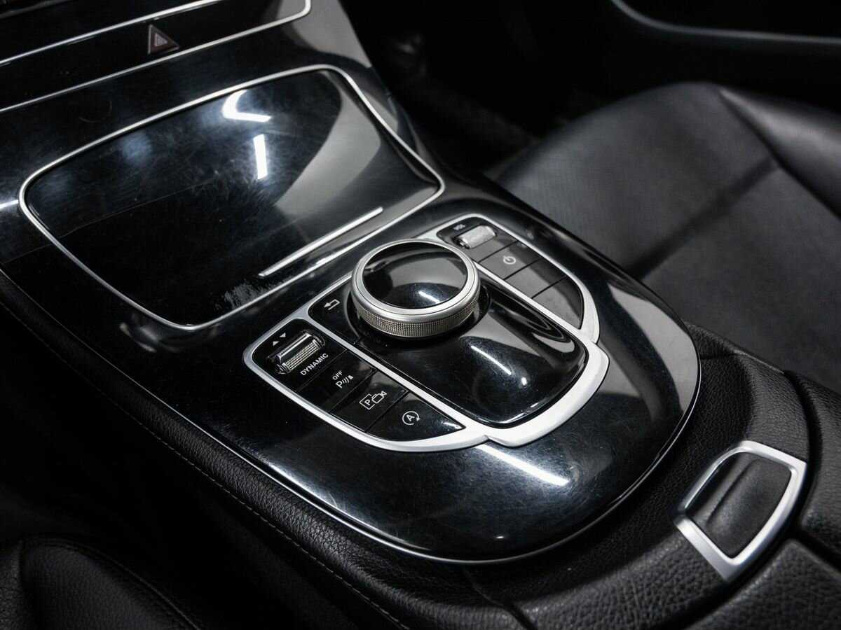 Б/У Мерседес-Бенц Е-Класс 2019 года. Фото: #15