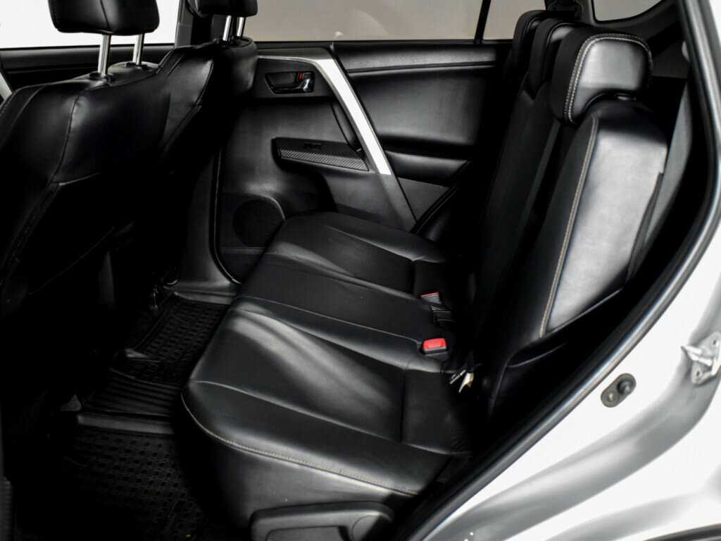 Б/У Тойота Рав4 2013 года. Фото: #17