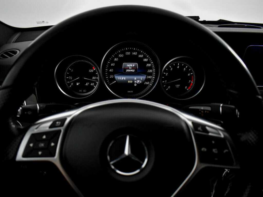 Б/У Мерседес-Бенц Е-Класс 2015 года. Фото: #20