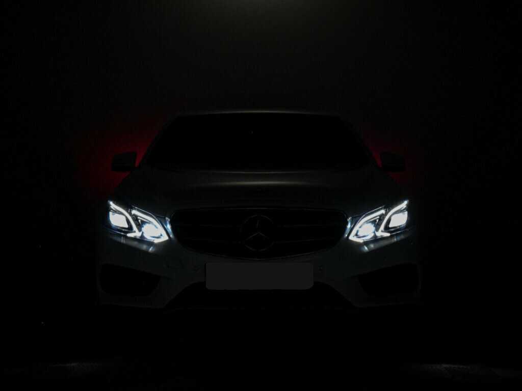 Б/У Мерседес-Бенц Е-Класс 2015 года. Фото: #21