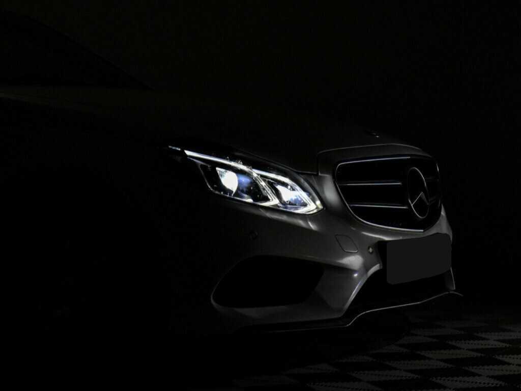 Б/У Мерседес-Бенц Е-Класс 2015 года. Фото: #23