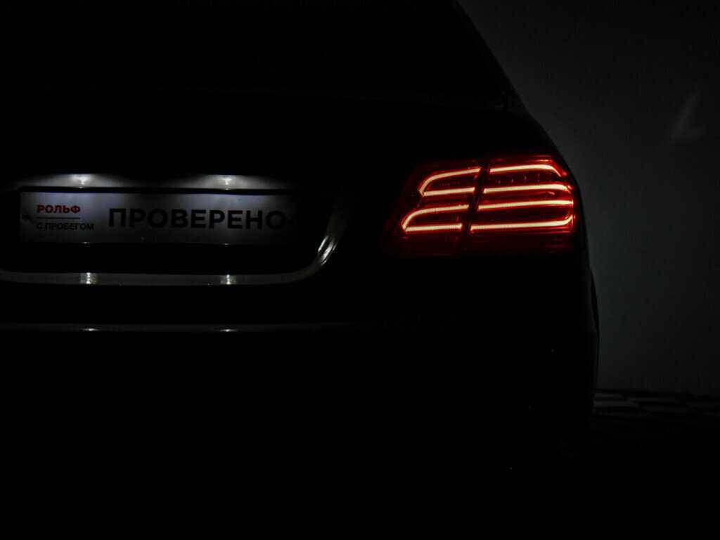 Б/У Мерседес-Бенц Е-Класс 2015 года. Фото: #25