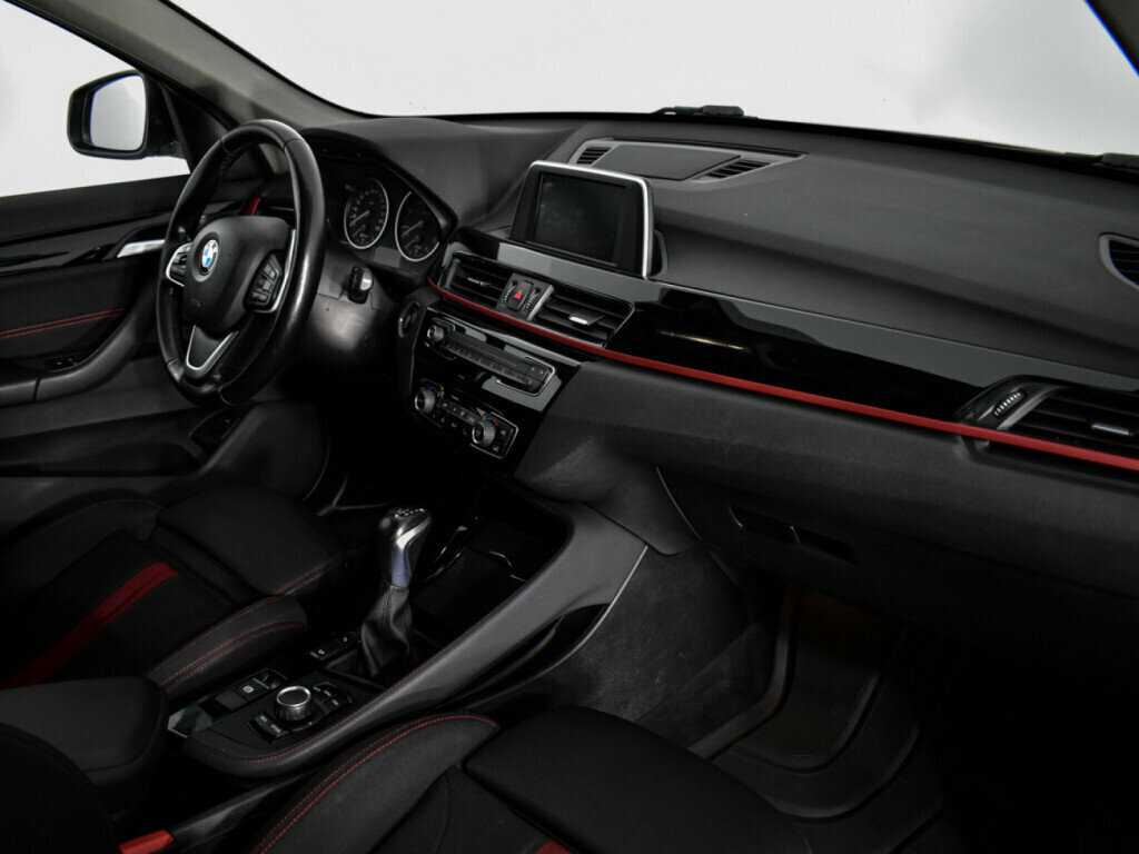 Б/У БМВ Икс1 2017 года. Фото: #10