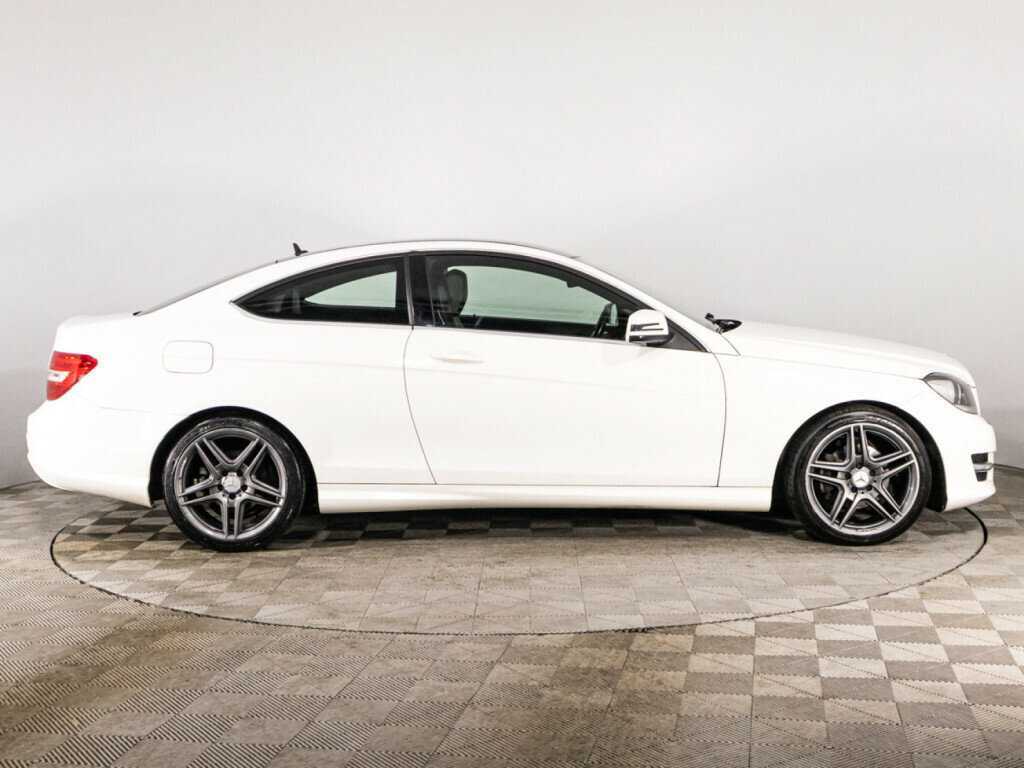 Б/У Мерседес-Бенц Ц-Класс 2013 года. Фото: #3