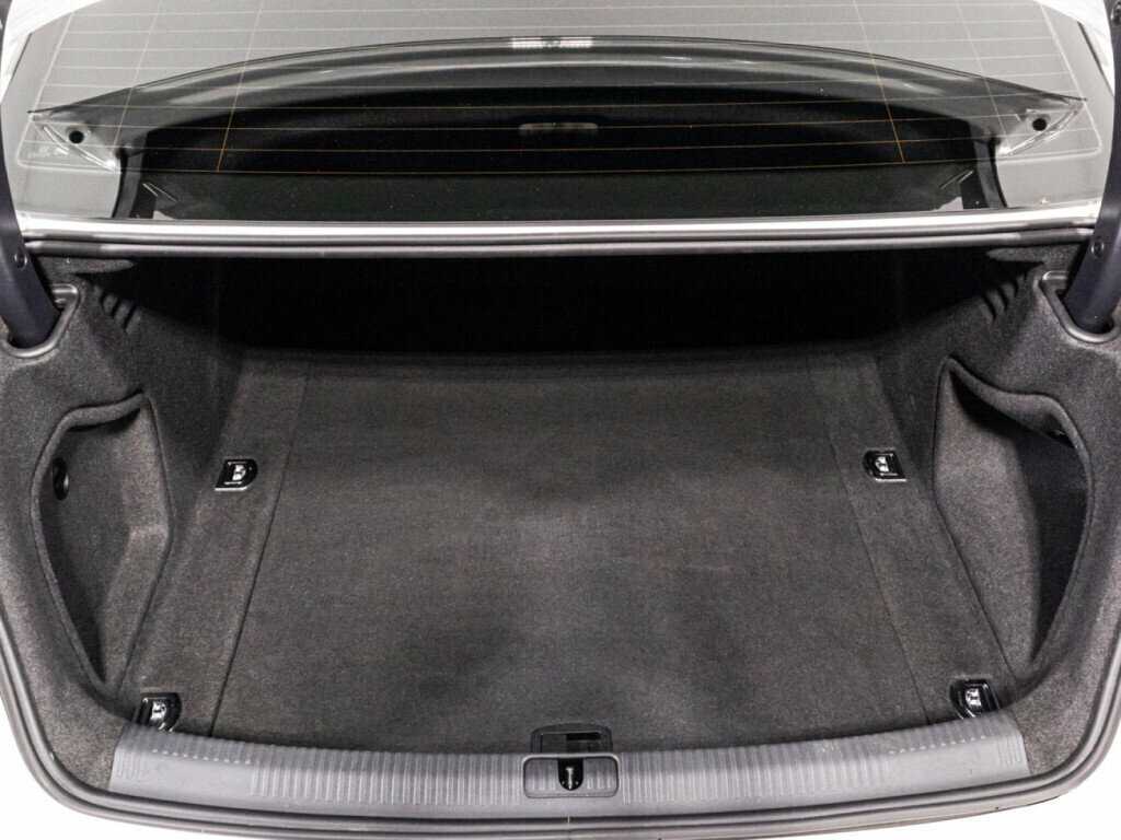 Б/У Ауди А4 2017 года. Фото: #14