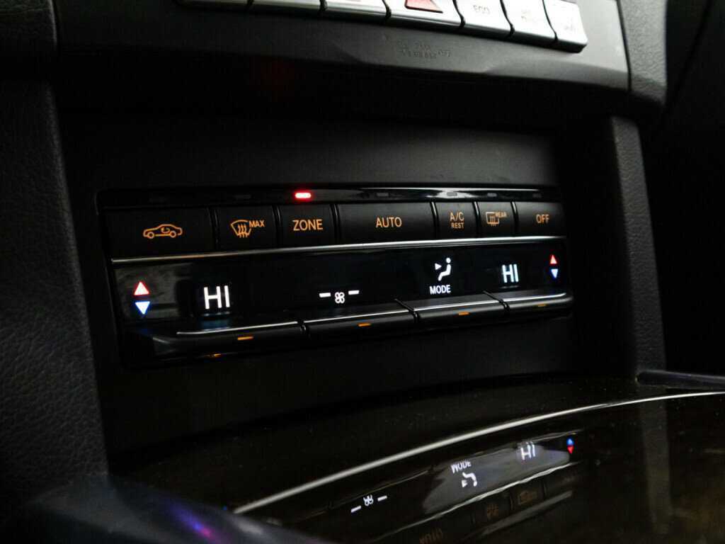 Б/У Мерседес-Бенц Е-Класс 2014 года. Фото: #11