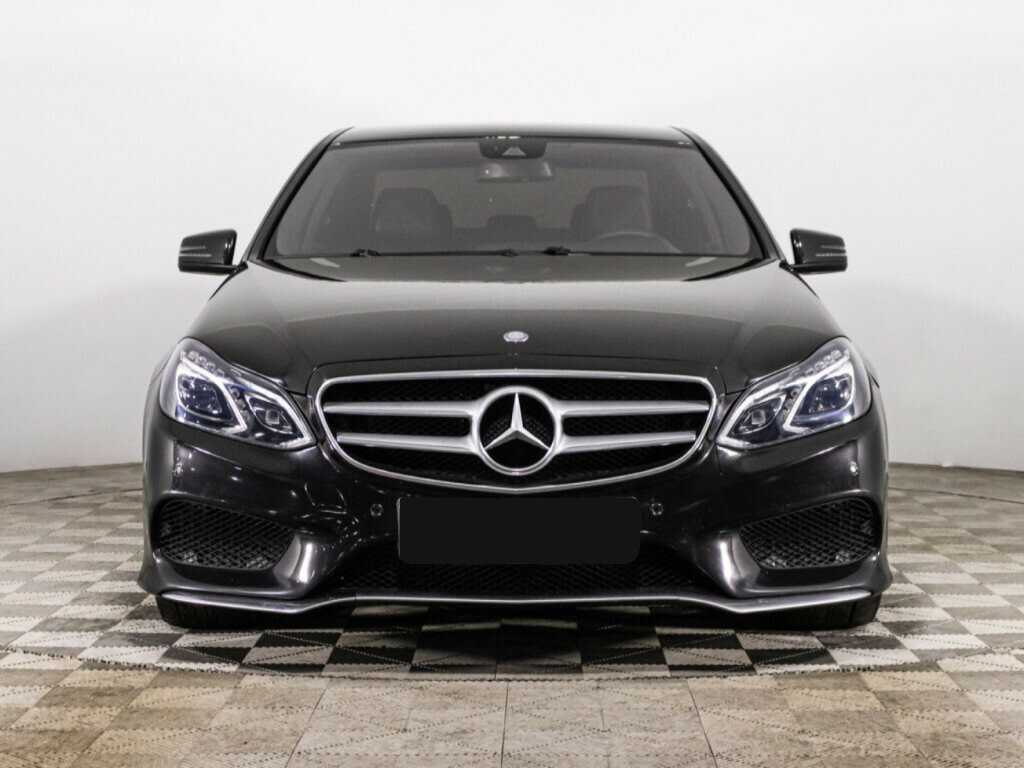 Б/У Мерседес-Бенц Е-Класс 2013 года. Фото: #1