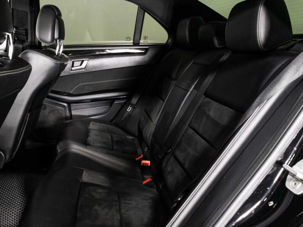 Б/У Мерседес-Бенц Е-Класс 2013 года. Фото: #9