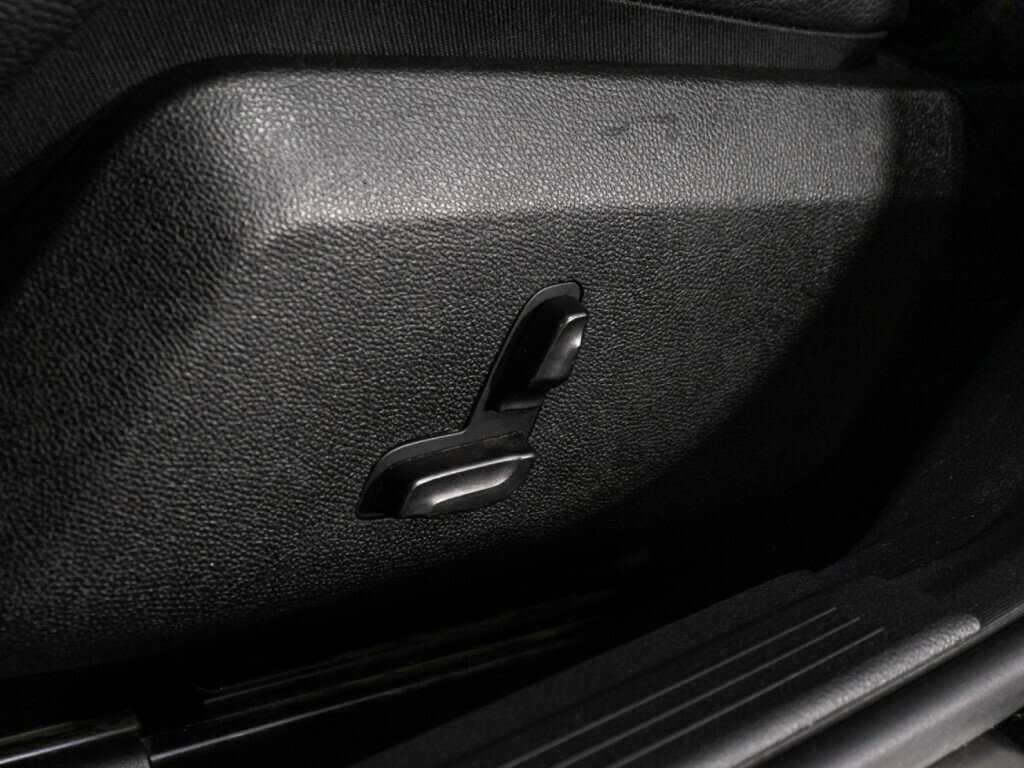 Б/У Мерседес-Бенц Е-Класс 2013 года. Фото: #15