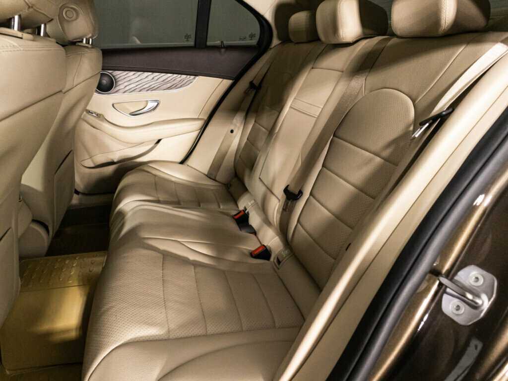 Б/У Мерседес-Бенц Ц-Класс 2016 года. Фото: #9