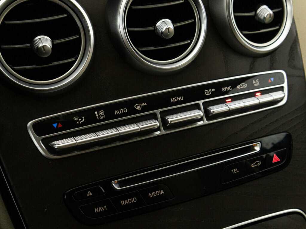 Б/У Мерседес-Бенц Ц-Класс 2016 года. Фото: #15