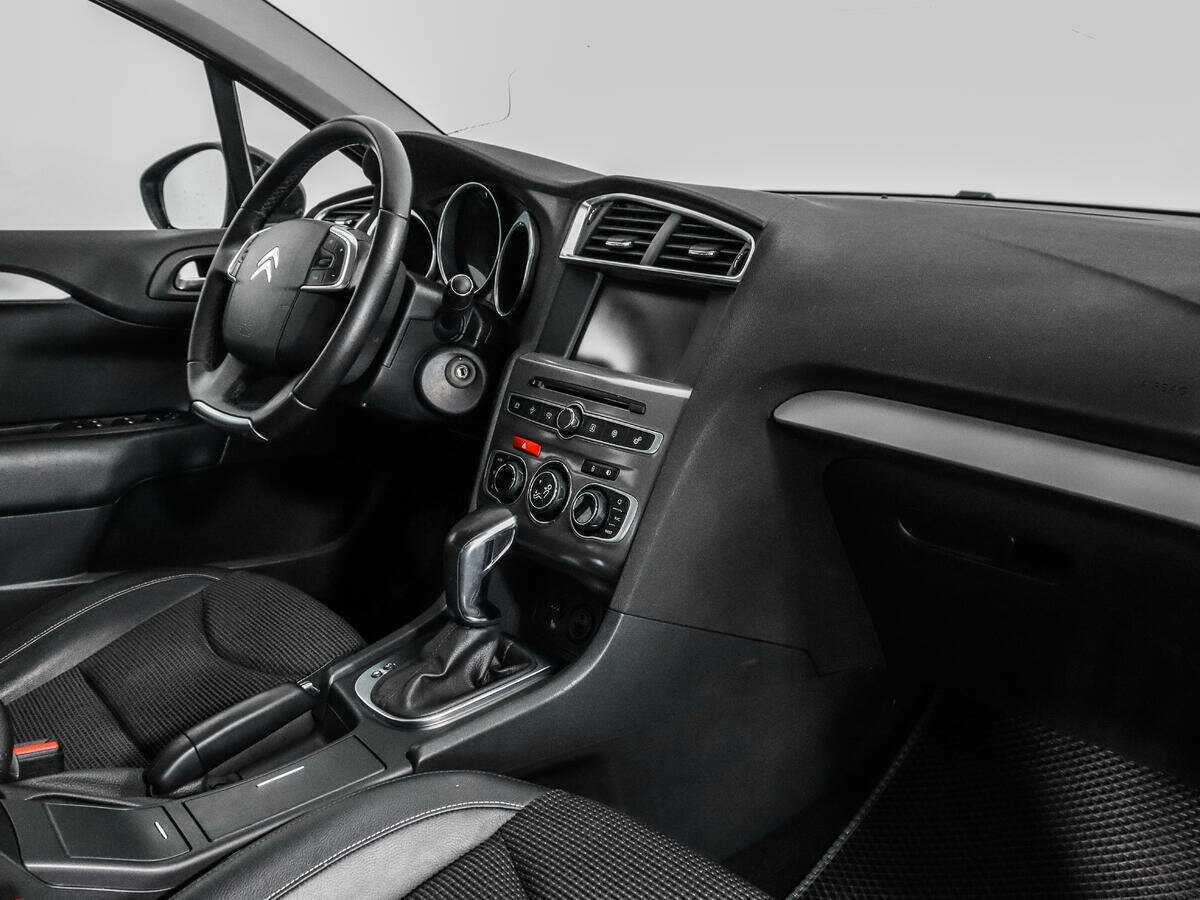 Б/У Ситроен Ц4 2017 года. Фото: #10