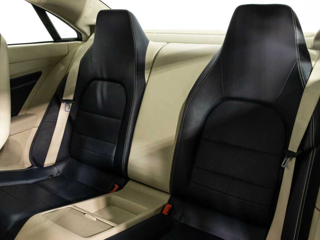 Б/У Мерседес-Бенц Е-Класс 2015 года. Фото: #9