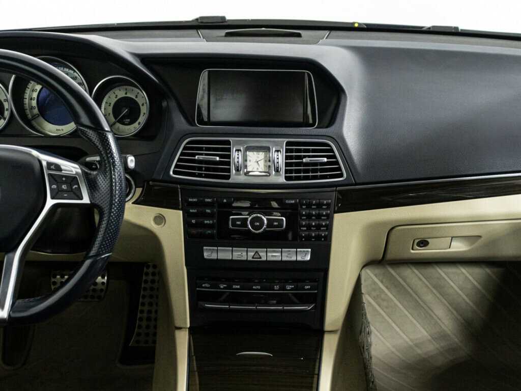 Б/У Мерседес-Бенц Е-Класс 2015 года. Фото: #13