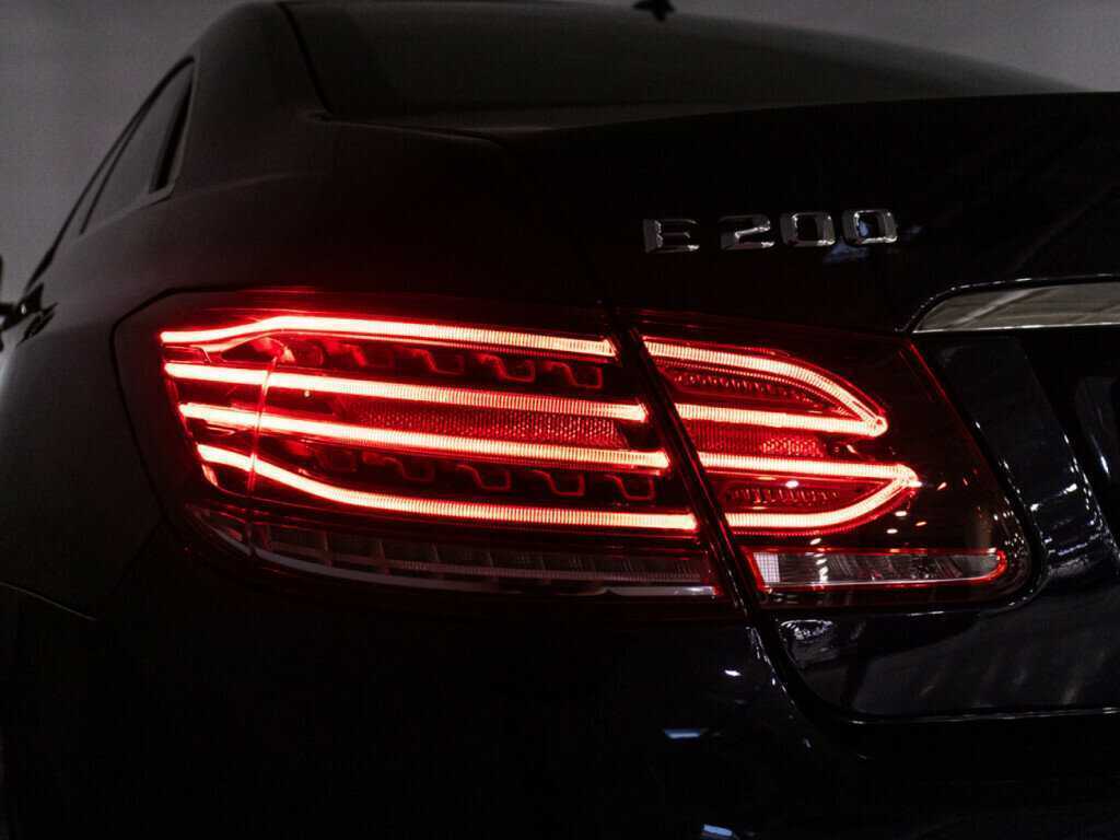 Б/У Мерседес-Бенц Е-Класс 2015 года. Фото: #24