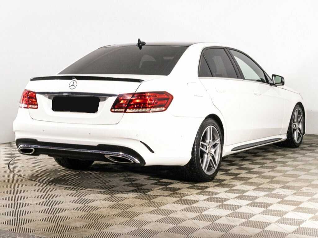 Б/У Мерседес-Бенц Е-Класс 2015 года. Фото: #4