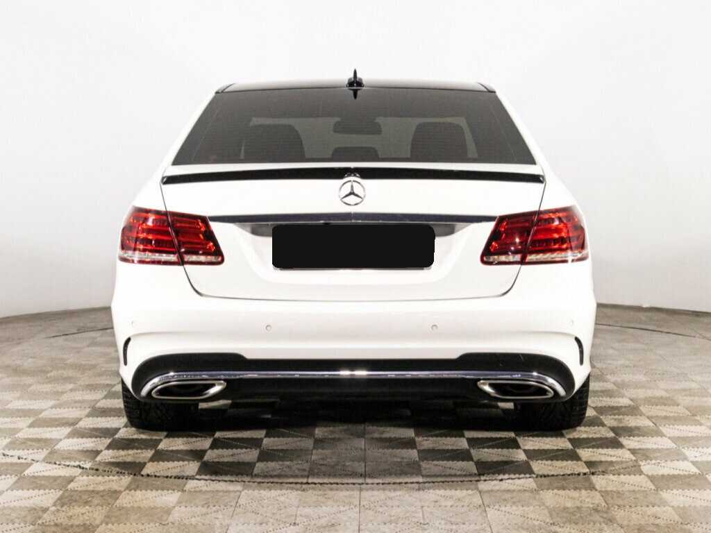 Б/У Мерседес-Бенц Е-Класс 2015 года. Фото: #5