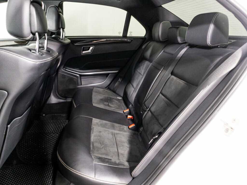 Б/У Мерседес-Бенц Е-Класс 2015 года. Фото: #9