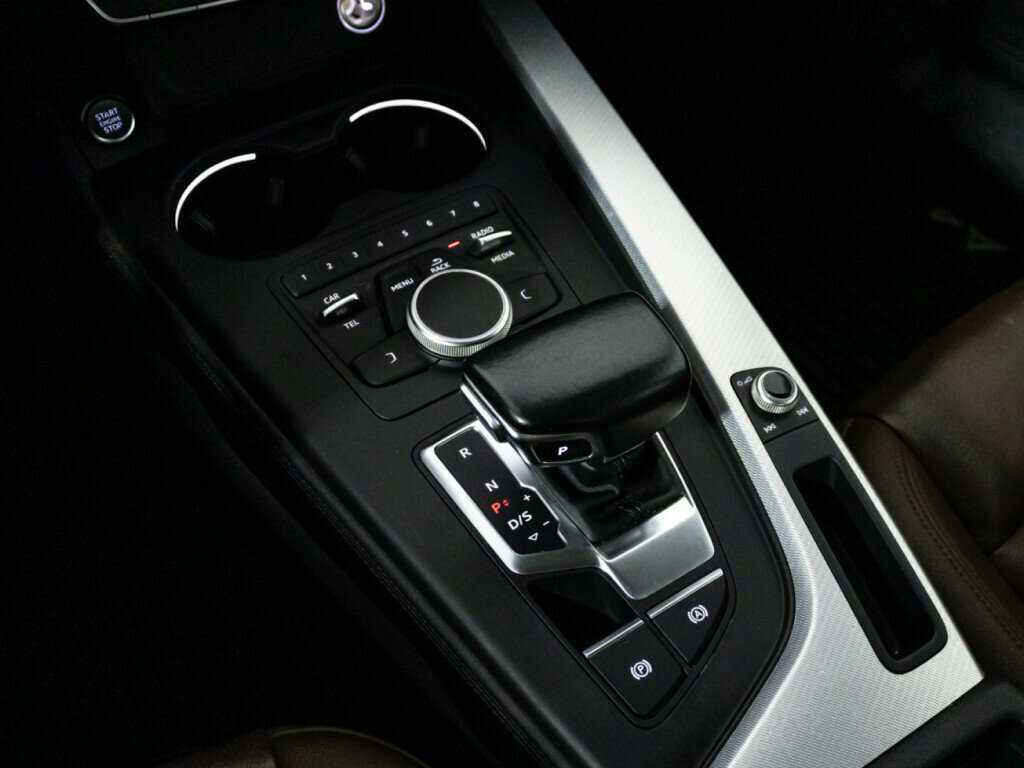 Б/У Ауди А4 2016 года. Фото: #16