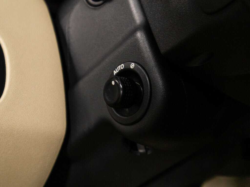 Б/У Лэнд Ровер Дискавери 2013 года. Фото: #20