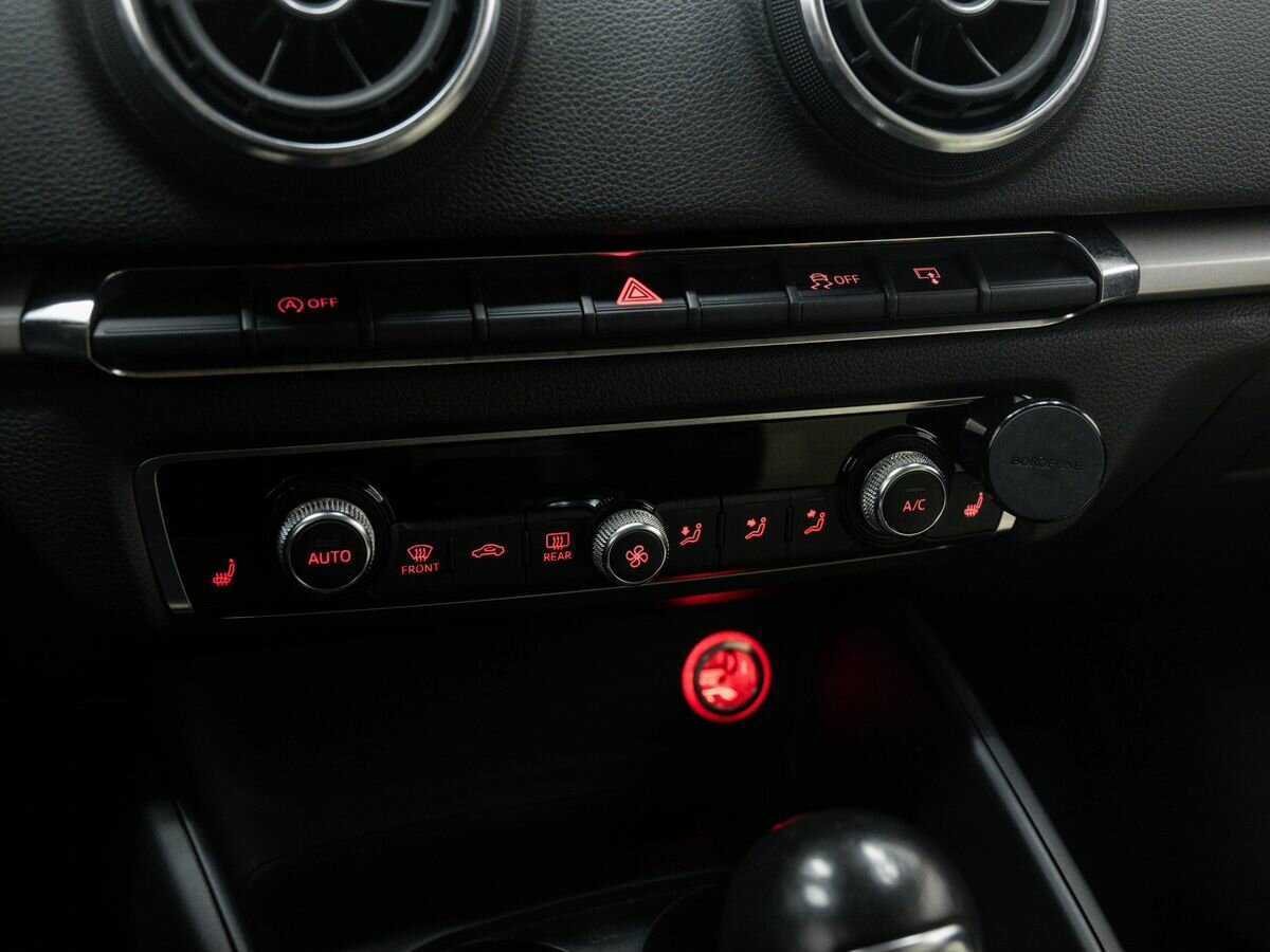 Б/У Ауди А3 2013 года. Фото: #20