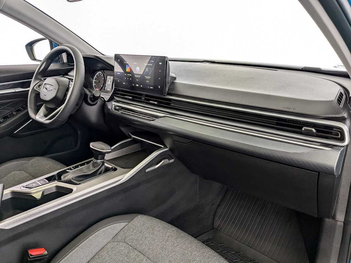 Б/У Джили Эмгранд 2023 года. Фото: #10