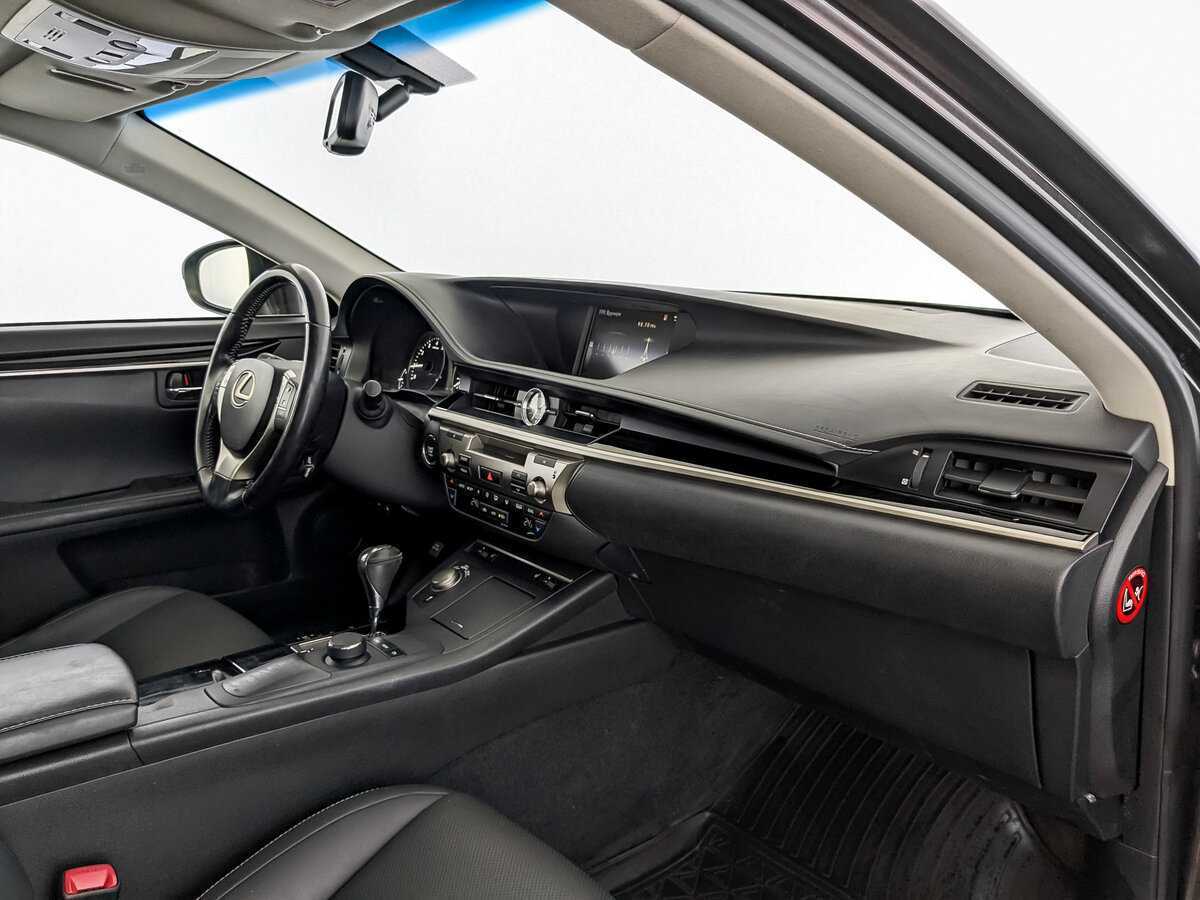 Б/У Лексус ЕС 2015 года. Фото: #10