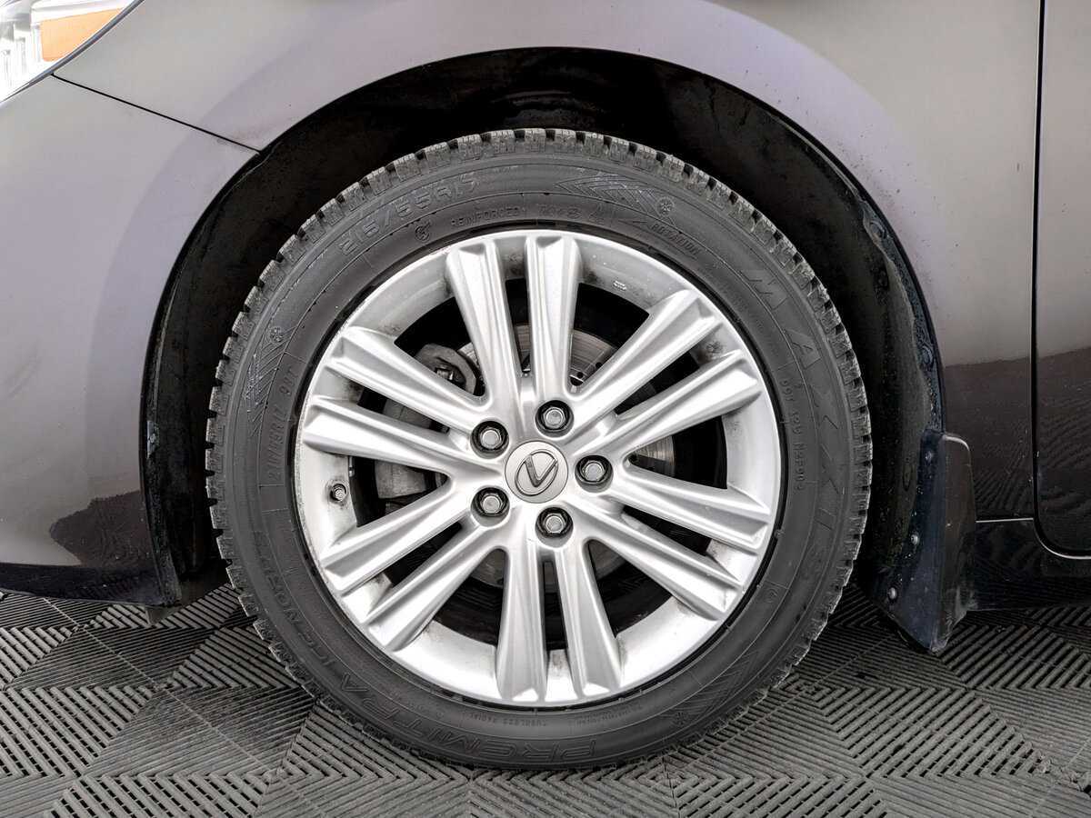 Б/У Лексус ЕС 2015 года. Фото: #17