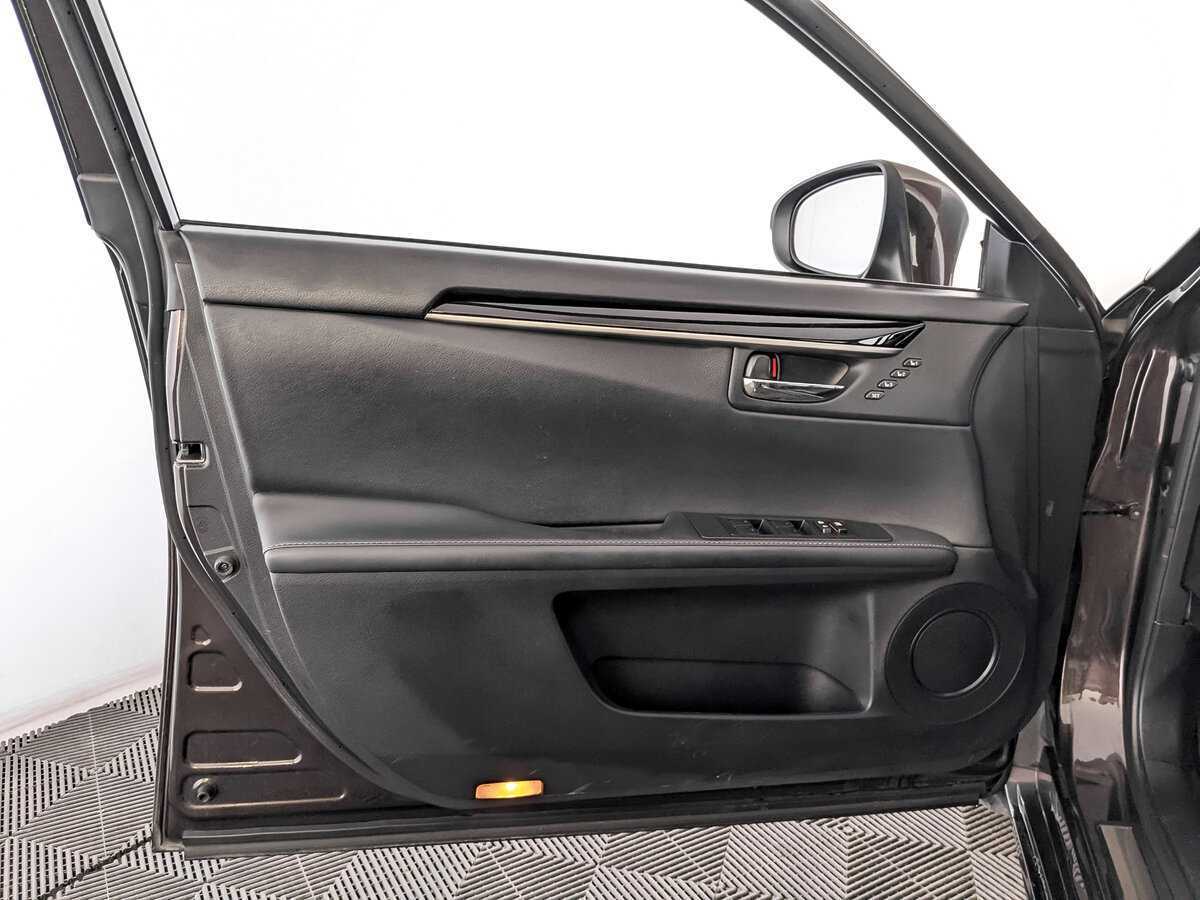 Б/У Лексус ЕС 2015 года. Фото: #18