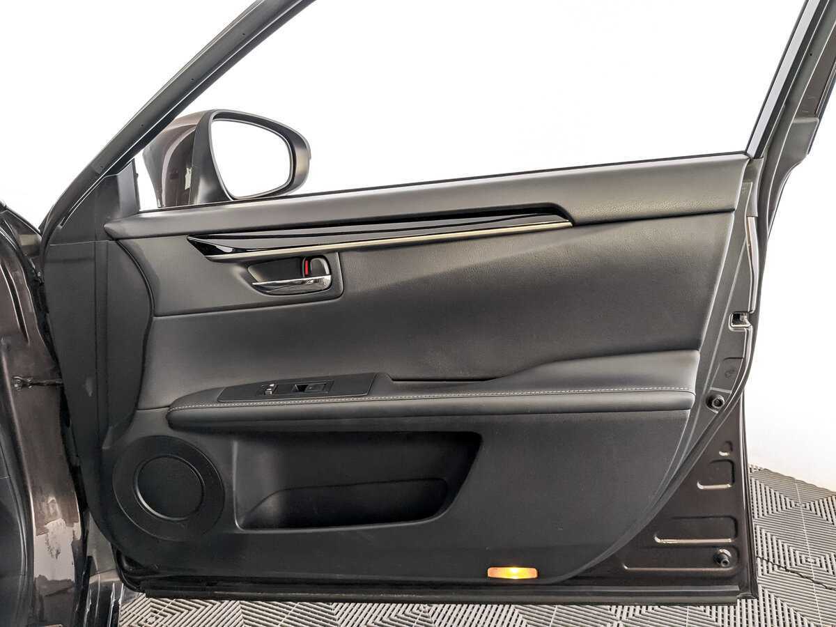 Б/У Лексус ЕС 2015 года. Фото: #22