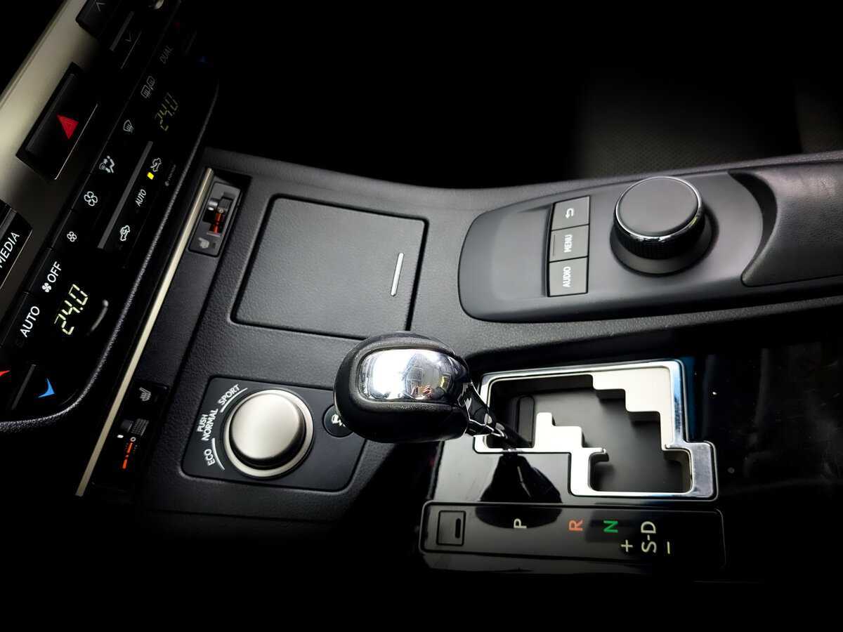 Б/У Лексус ЕС 2015 года. Фото: #26