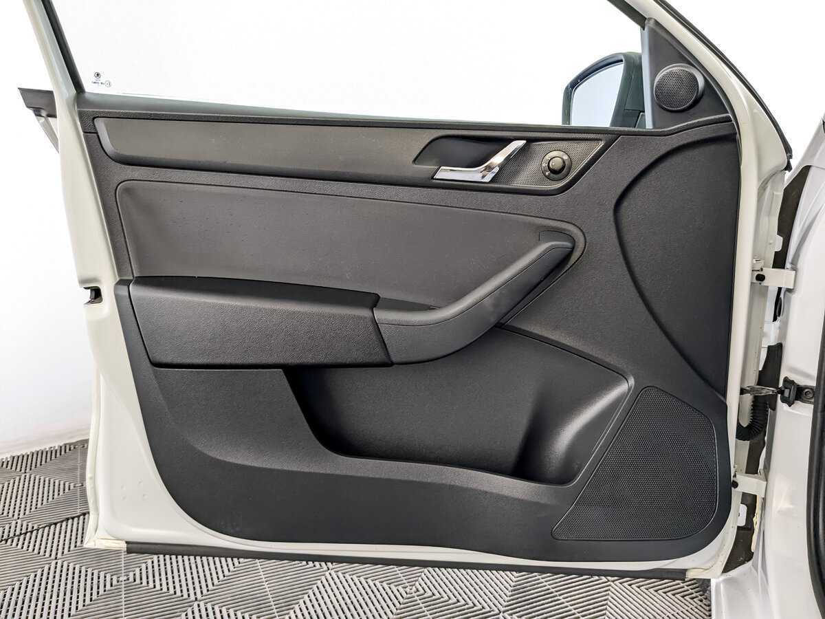 Б/У Шкода Рапид 2017 года. Фото: #18