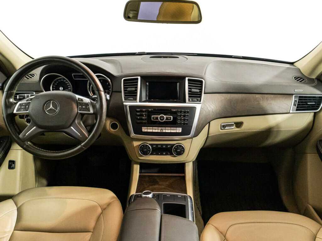 Б/У Мерседес-Бенц М-Класс 2015 года. Фото: #12