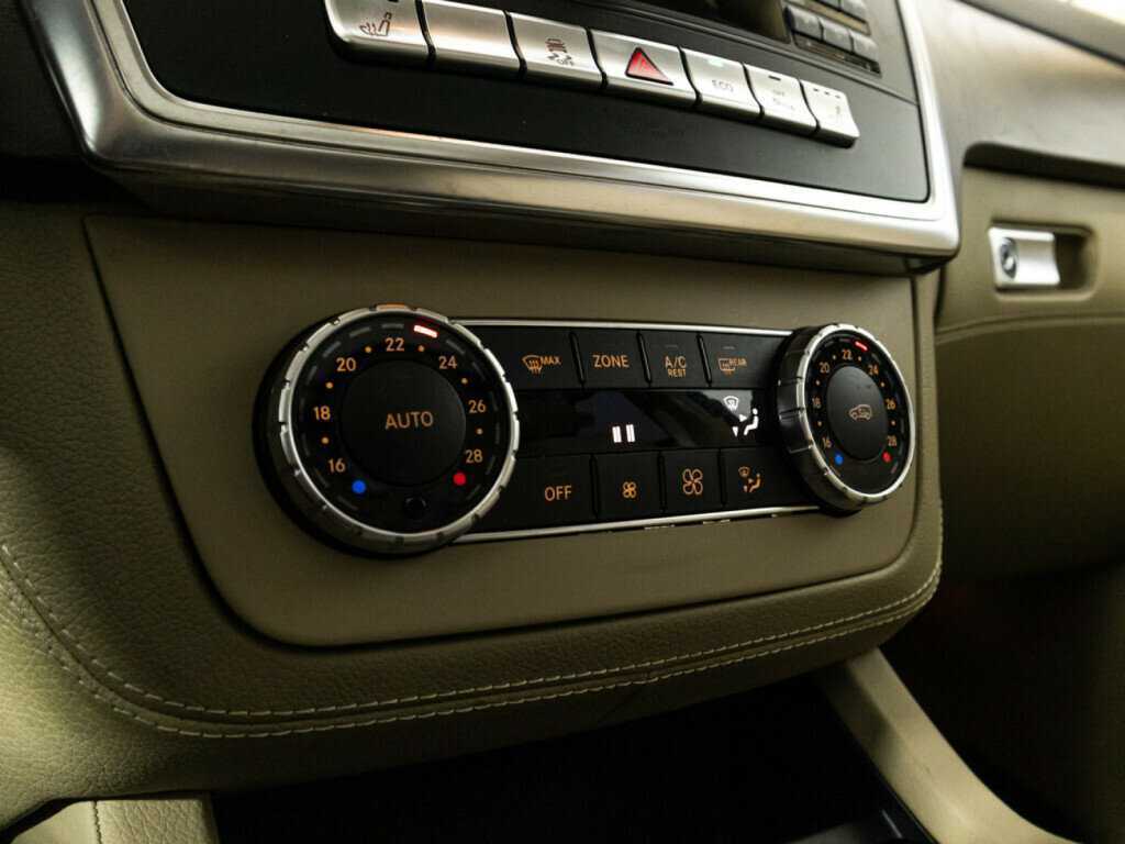 Б/У Мерседес-Бенц М-Класс 2015 года. Фото: #15