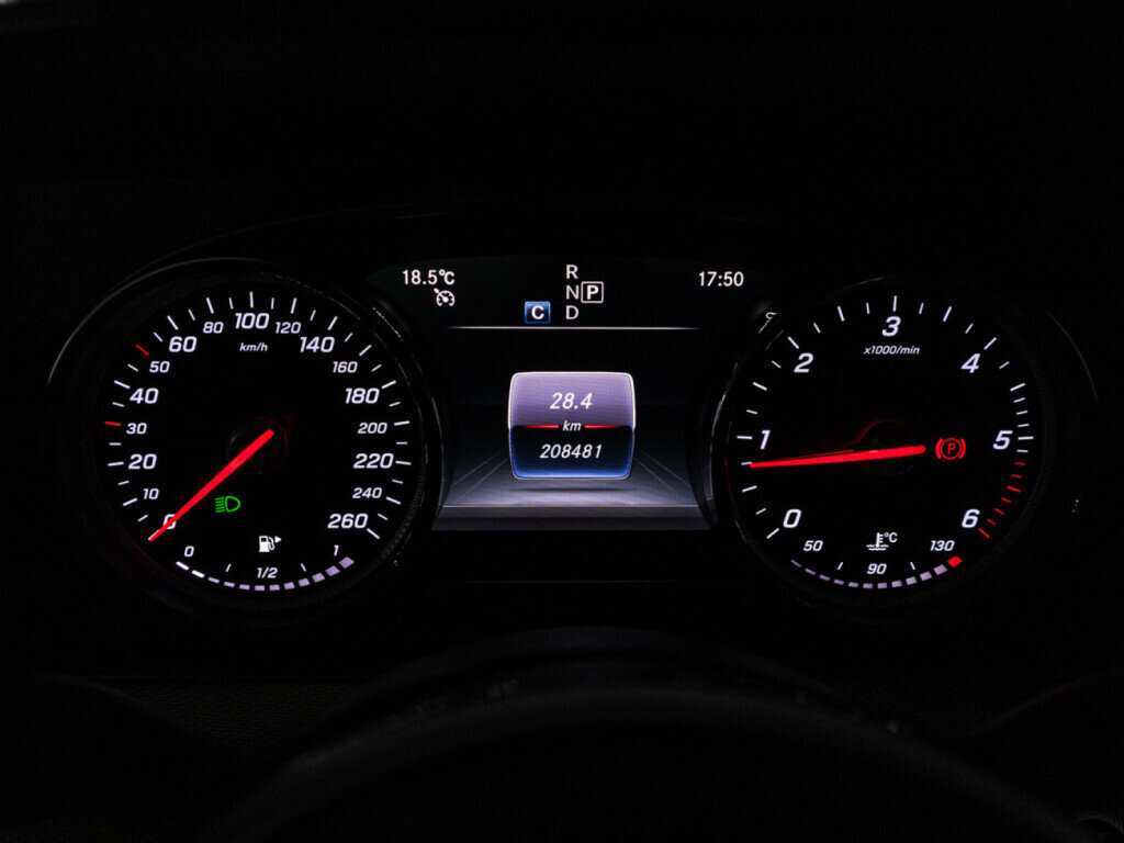 Б/У Мерседес-Бенц Е-Класс 2019 года. Фото: #11