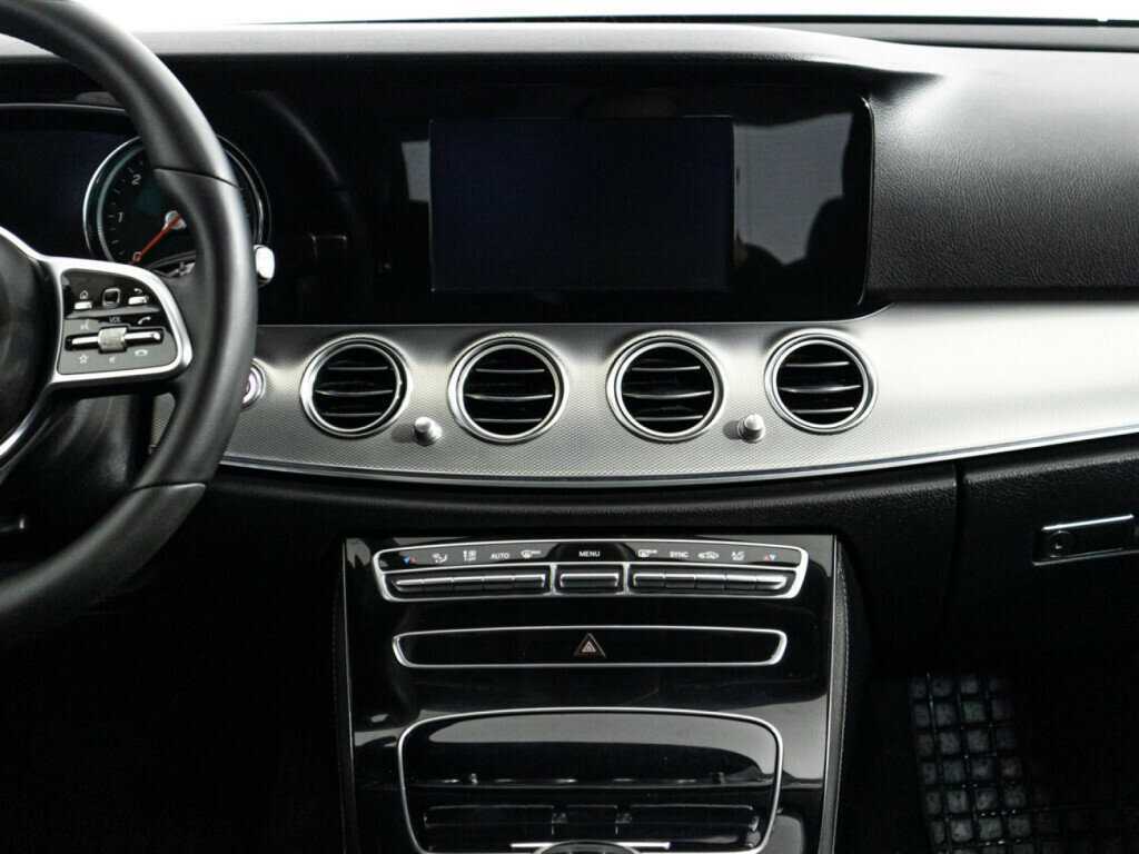 Б/У Мерседес-Бенц Е-Класс 2019 года. Фото: #13