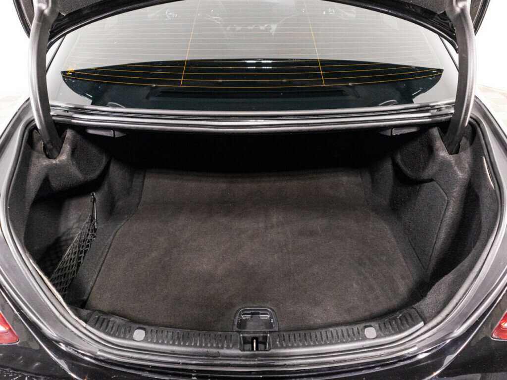 Б/У Мерседес-Бенц Е-Класс 2019 года. Фото: #14