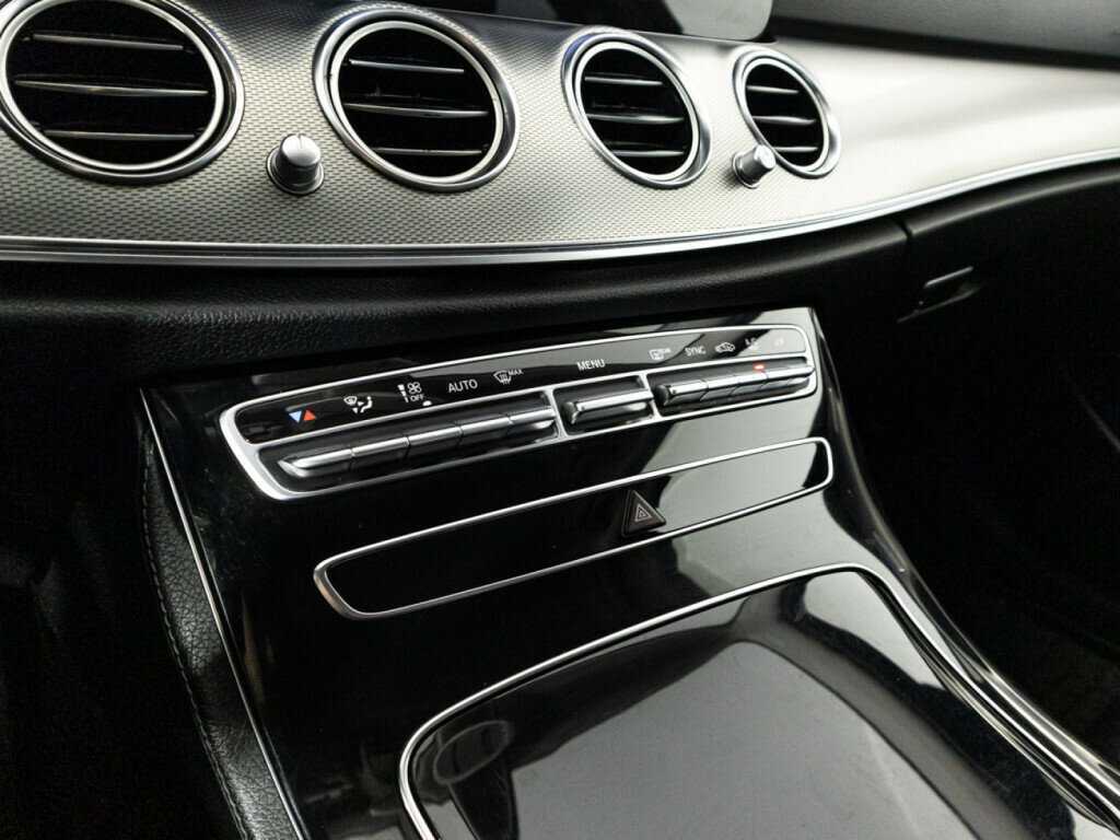 Б/У Мерседес-Бенц Е-Класс 2019 года. Фото: #16