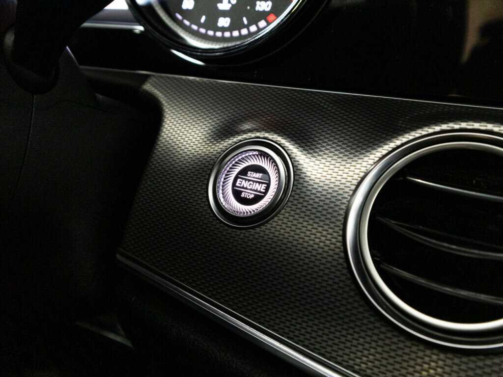 Б/У Мерседес-Бенц Е-Класс 2019 года. Фото: #18